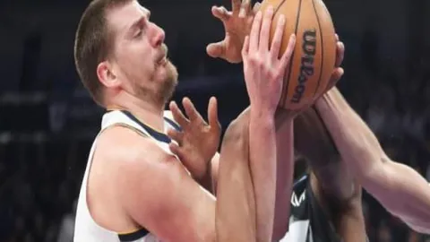 费斯塔彭赌城站第五夺冠，提前锁定F1四冠荣耀